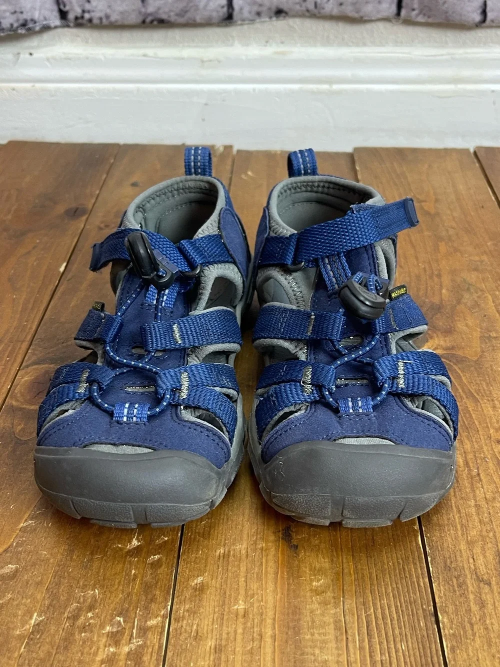 Keen little kid size 12 sea camp hiking sandals